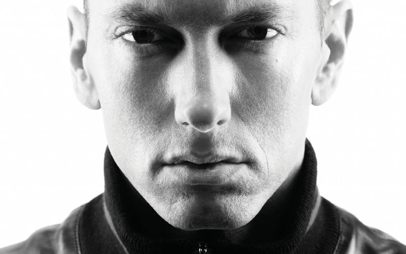 De grootste fangroep op Facebook wenst Eminem een ​​fijne verjaardag!!!