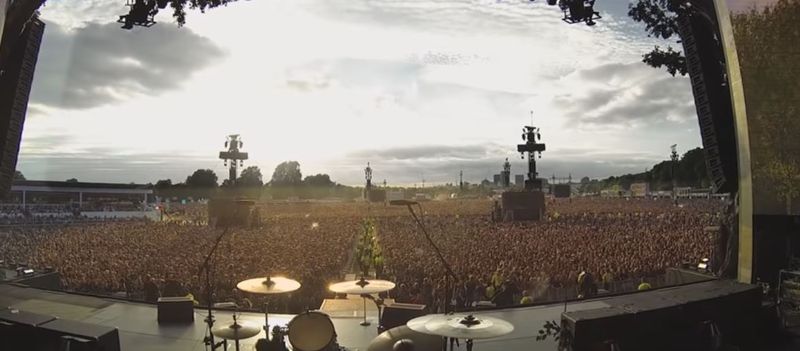 65.000 mensen zingen 'Bohemian Rhapsody' live tijdens Green Day Concert