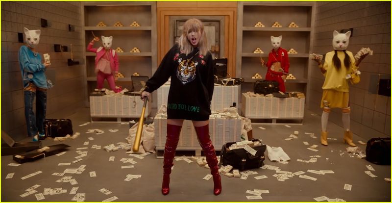 Taylor Swift met de Harley Quinn-honkbalknuppel in LWYMMD-video