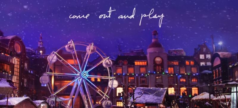 Billie Eilish Premiers nieuwe kerstsingle 'come out and play' (Lyrics Review)